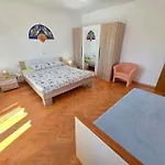 公寓 In 5498 *