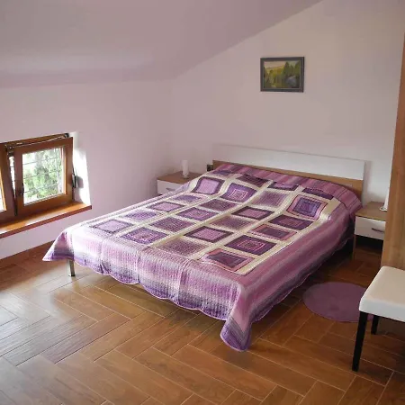 In 5498 Apartment *