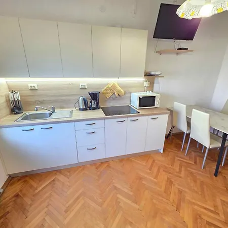 Apartmán In 5498 *