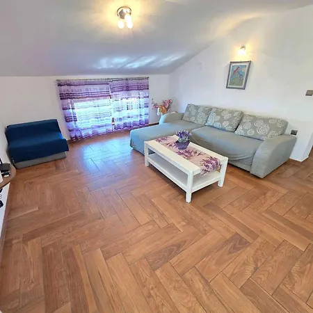 In 5498 Apartmán *
