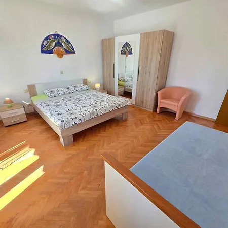 Apartmán In 5498 *